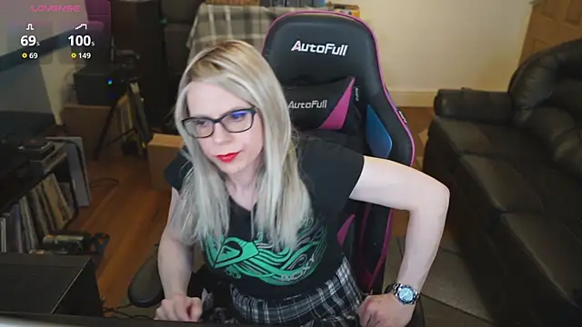 Snapshot of KelseyCobalt chatting on October 2025 08:20:01 PM KelseyCobalt online show from October 2025 08:20:01 PM