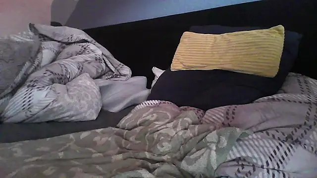 Snapshot of Menic0n chatting on September 2025 08:30:01 AM Menic0n online show from September 2025 08:30:01 AM