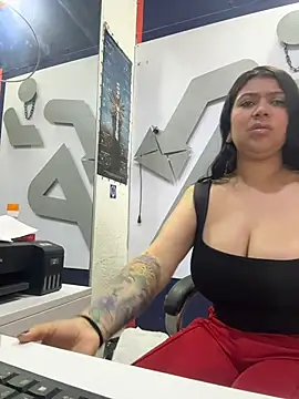 emilyjohanson online show from June 2026 04:12:01 PM
