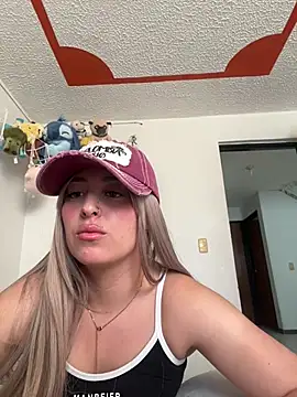 Sofhi corolinne31 online show from May 2026 10:04:02 PM