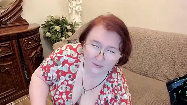 leiamillersonn online show from September 2025 07:47:02 PM