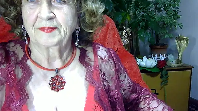 Emma52610 online show from April 2026 05:01:02 PM