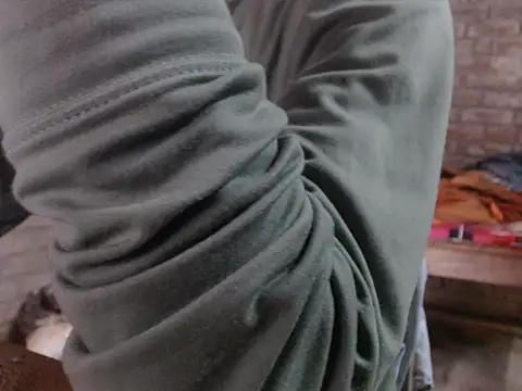 ThethunderPo online show from October 2025 05:17:02 AM