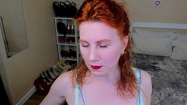 Snapshot of FoxySophia chatting on June 2026 05:45:01 PM FoxySophia online show from June 2026 05:45:01 PM