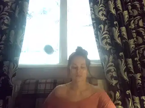 Snapshot of LindaStarS chatting on January 2025 05:43:01 AM LindaStarS online show from January 2025 05:43:01 AM
