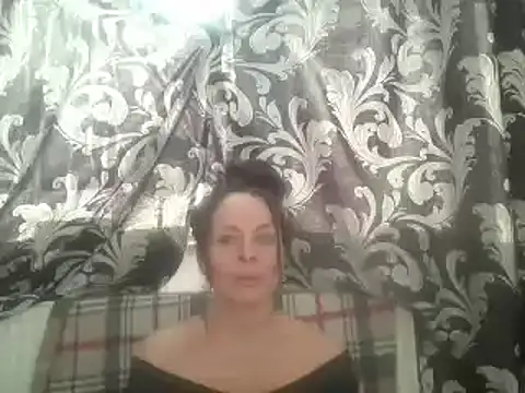 Snapshot of LindaStarS chatting on February 2025 12:39:02 PM LindaStarS online show from February 2025 12:39:02 PM