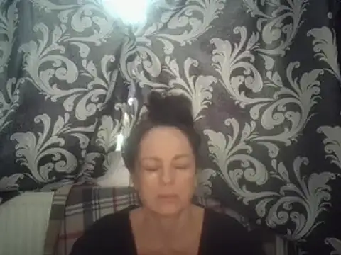Snapshot of LindaStarS chatting on February 2025 06:09:01 AM LindaStarS online show from February 2025 06:09:01 AM