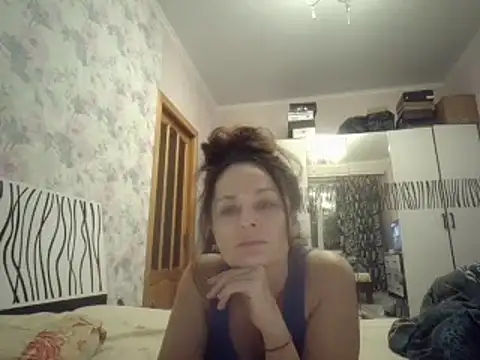 Snapshot of LindaStarS chatting on February 2025 04:59:02 PM LindaStarS online show from February 2025 04:59:02 PM