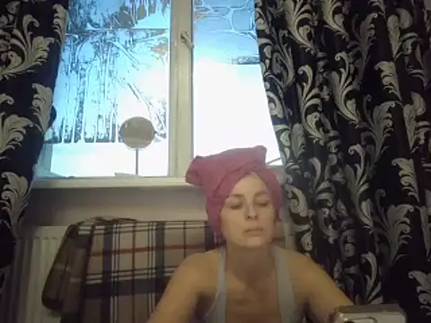 Snapshot of LindaStarS chatting on February 2025 03:59:02 PM LindaStarS online show from February 2025 03:59:02 PM