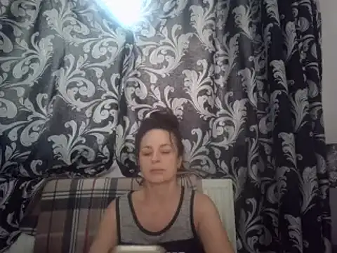 Snapshot of LindaStarS chatting on March 2025 05:32:01 AM LindaStarS online show from March 2025 05:32:01 AM
