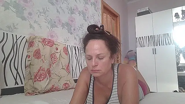 Snapshot of LindaStarS chatting on September 2025 01:33:02 PM LindaStarS online show from September 2025 01:33:02 PM