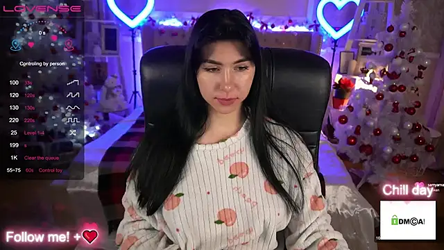 Snapshot of EmilyCandyy chatting on December 2024 10:34:01 AM EmilyCandyy online show from December 2024 10:34:01 AM