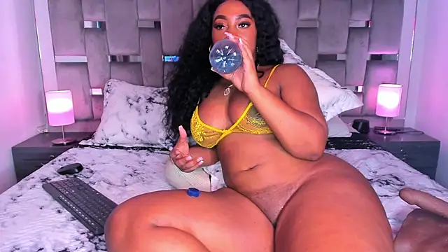 Cammiila online show from March 2025 10:31:02 PM