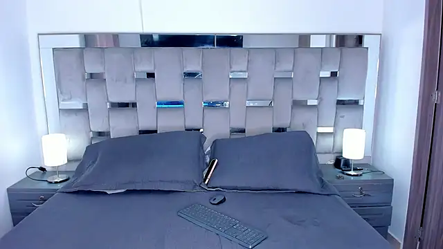 Cammiila online show from October 2025 03:20:01 PM