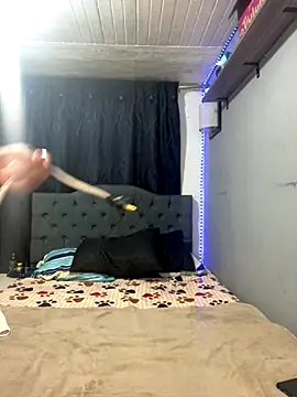 Snapshot of yanza2002 chatting on October 2025 11:03:01 PM yanza2002 online show from October 2025 11:03:01 PM