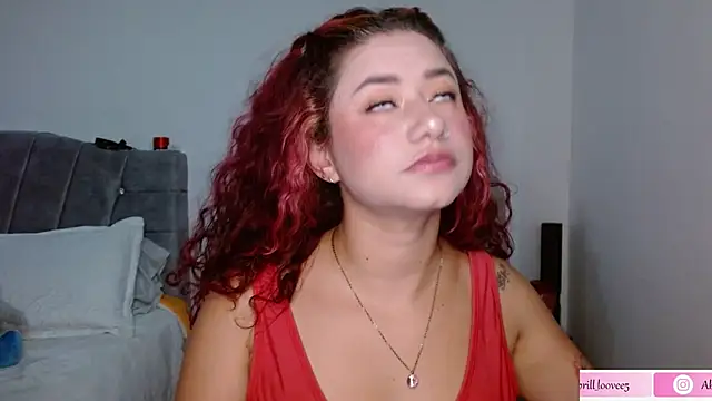 abril love2 online show from February 2025 06:01:02 PM