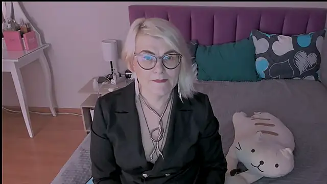 sabrinamacmarren online show from January 2025 05:21:01 PM