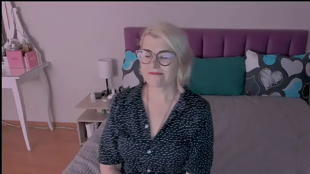 sabrinamacmarren online show from January 2025 03:30:02 PM