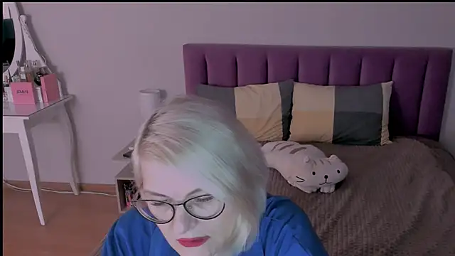 sabrinamacmarren online show from February 2025 04:11:01 PM