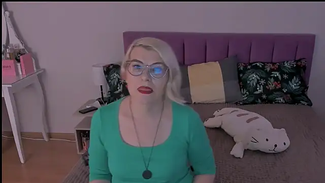 sabrinamacmarren online show from February 2025 12:13:02 PM