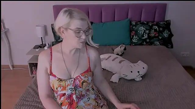 sabrinamacmarren online show from February 2025 04:24:02 PM