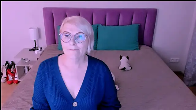 sabrinamacmarren online show from September 2025 05:47:02 PM