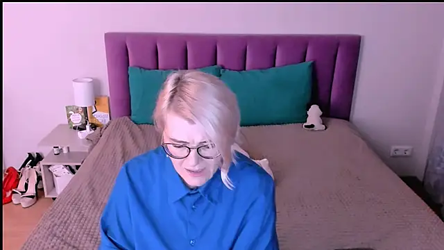 sabrinamacmarren online show from November 2025 03:13:02 PM