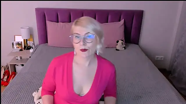 sabrinamacmarren online show from November 2025 02:16:01 PM