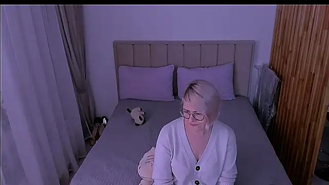 sabrinamacmarren online show from March 2026 08:31:01 PM