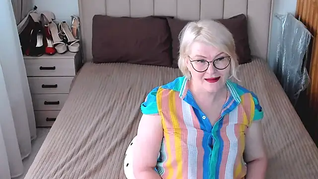 Snapshot of sabrinamacmarren chatting on July 2026 03:14:01 PM sabrinamacmarren online show from July 2026 03:14:01 PM
