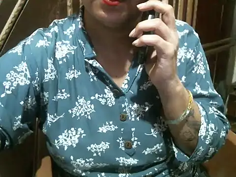 Snapshot of UrsMansi chatting on July 2026 05:27:02 AM UrsMansi online show from July 2026 05:27:02 AM