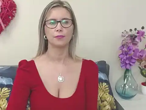 Snapshot of DoreenSexy chatting on December 2024 01:31:02 PM DoreenSexy online show from December 2024 01:31:02 PM