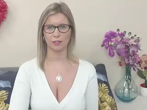 Snapshot of DoreenSexy chatting on January 2025 10:18:02 AM DoreenSexy online show from January 2025 10:18:02 AM