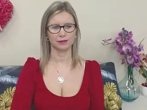 Snapshot of DoreenSexy chatting on January 2025 07:18:02 AM DoreenSexy online show from January 2025 07:18:02 AM