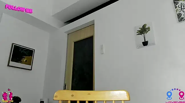 hottycrishina online show from December 2024 10:19:02 AM