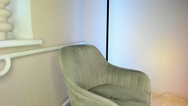 Snapshot of Leila_Libertas chatting on January 2025 12:29:02 PM Leila Libertas online show from January 2025 12:29:02 PM