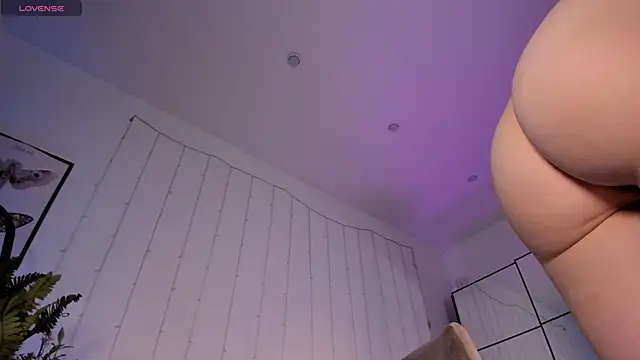 LilianKroft online show from September 2025 11:43:01 AM