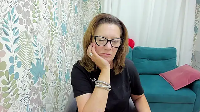 LeaPure online show from September 2025 05:18:02 AM