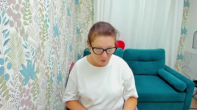 LeaPure online show from September 2025 05:09:02 AM