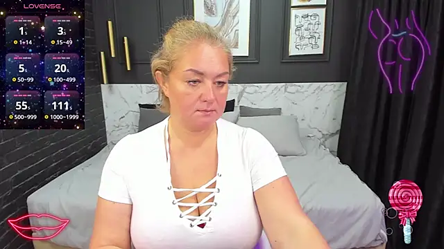 JenniferLight online show from December 2024 11:24:01 PM