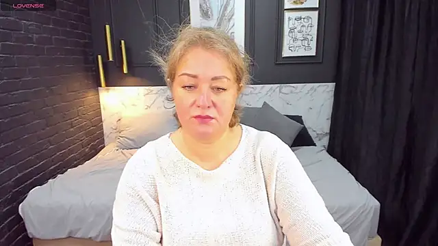 JenniferLight online show from January 2025 01:08:01 PM