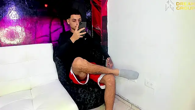 Snapshot of AmazingPartys chatting on September 2025 02:37:02 AM AmazingPartys online show from September 2025 02:37:02 AM