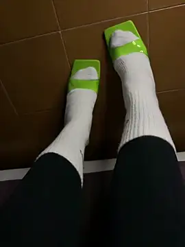 Snapshot of Wet-Pussycat chatting on November 2025 03:38:02 PM Wet-Pussycat online show from November 2025 03:38:02 PM