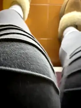 Snapshot of Wet-Pussycat chatting on December 2025 04:35:01 PM Wet-Pussycat online show from December 2025 04:35:01 PM