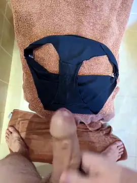 Snapshot of domjoab chatting on February 2025 01:11:02 PM domjoab online show from February 2025 01:11:02 PM