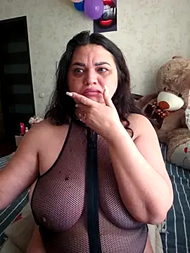 littleRikka online show from April 2026 06:05:01 AM