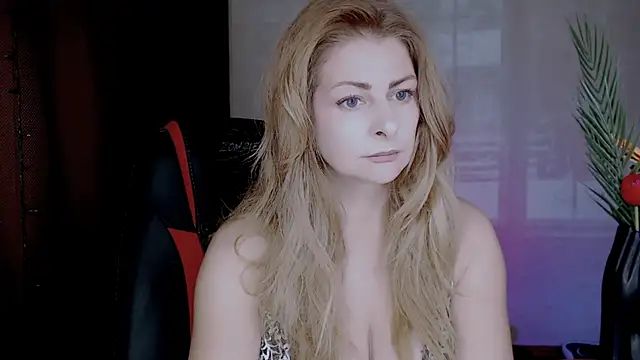 Eleonores online show from October 2025 04:58:01 AM