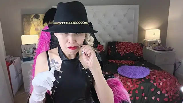 RoxalanaStar online show from June 2026 10:54:02 AM