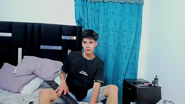 Dimitrixxx   online show from January 2025 06:13:01 AM