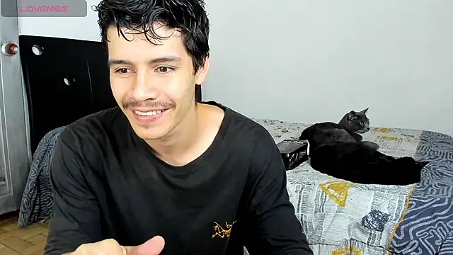 Snapshot of Dimitrixxx__ chatting on May 2026 12:40:02 AM Dimitrixxx online show from May 2026 12:40:02 AM